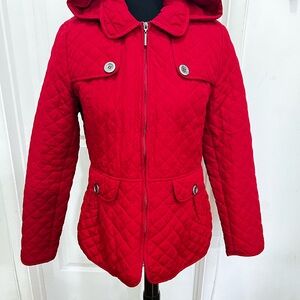 Weatherproof Red Puffer Jacket with Hood and Quilted Pattern